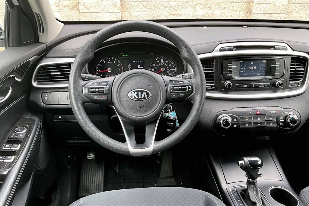 Thumbnail: 2017 Kia Sorento - 14