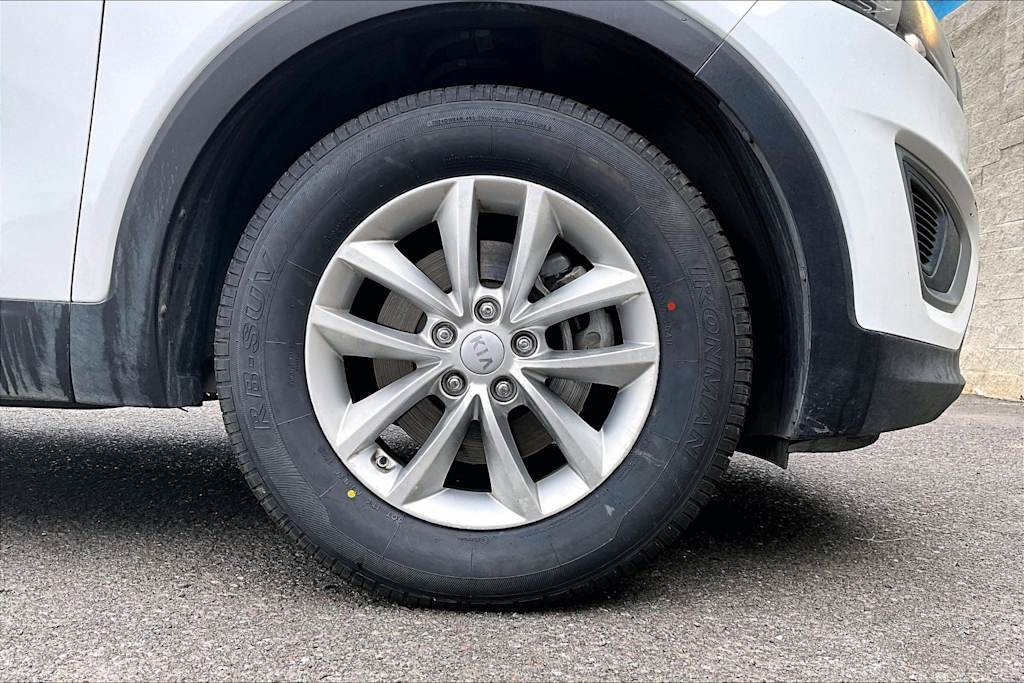 Thumbnail: 2017 Kia Sorento - 34