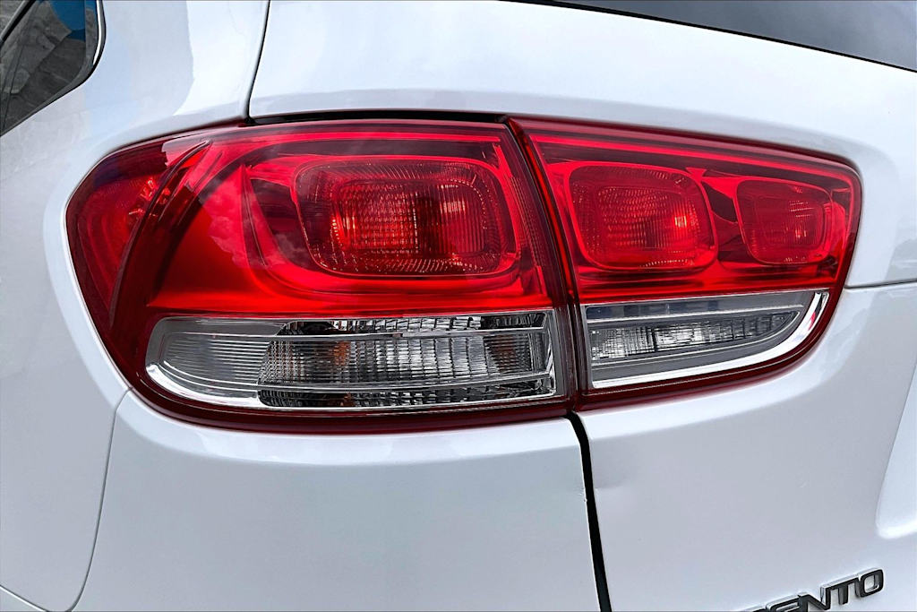 Thumbnail: 2017 Kia Sorento - 32