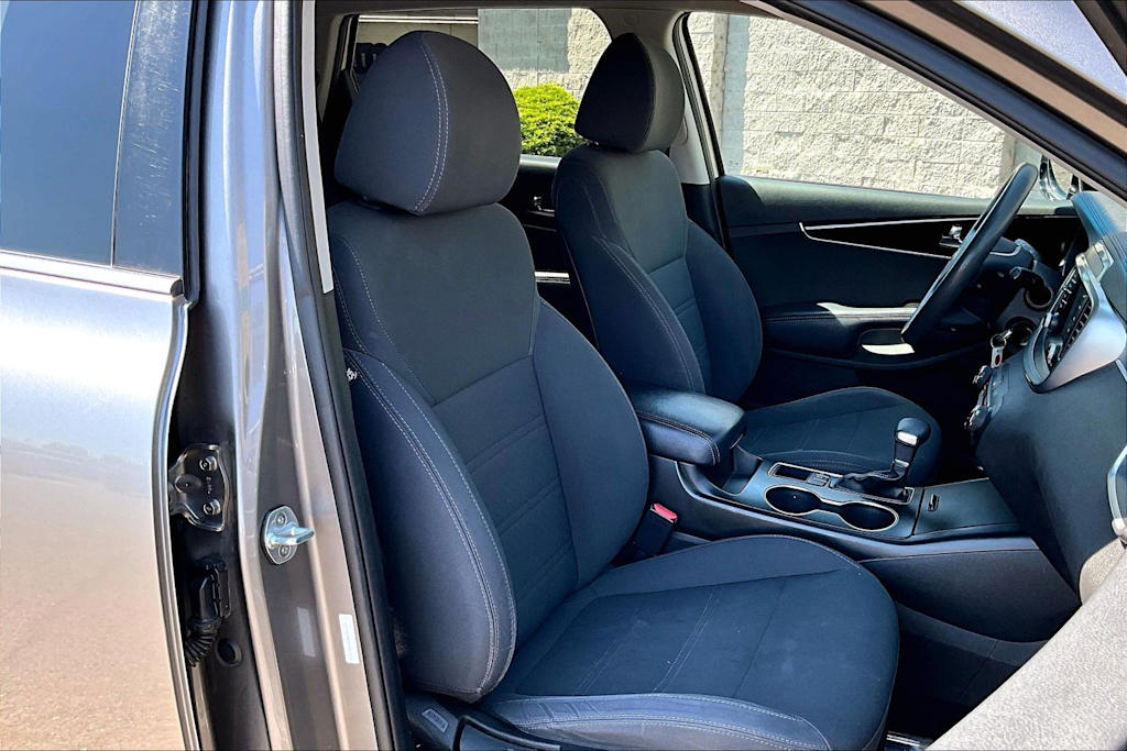 Thumbnail: 2019 Kia Sorento - 12