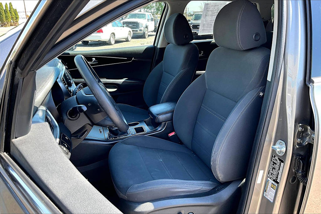 Thumbnail: 2019 Kia Sorento - 11