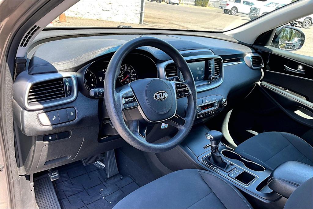 Thumbnail: 2019 Kia Sorento - 2