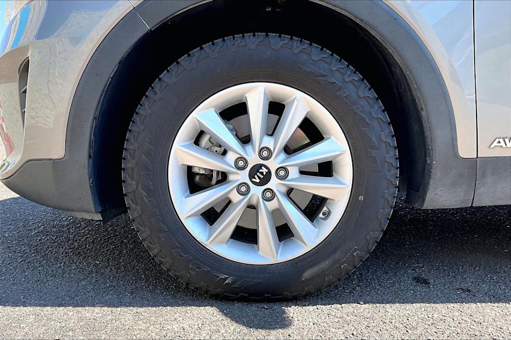 Thumbnail: 2019 Kia Sorento - 8