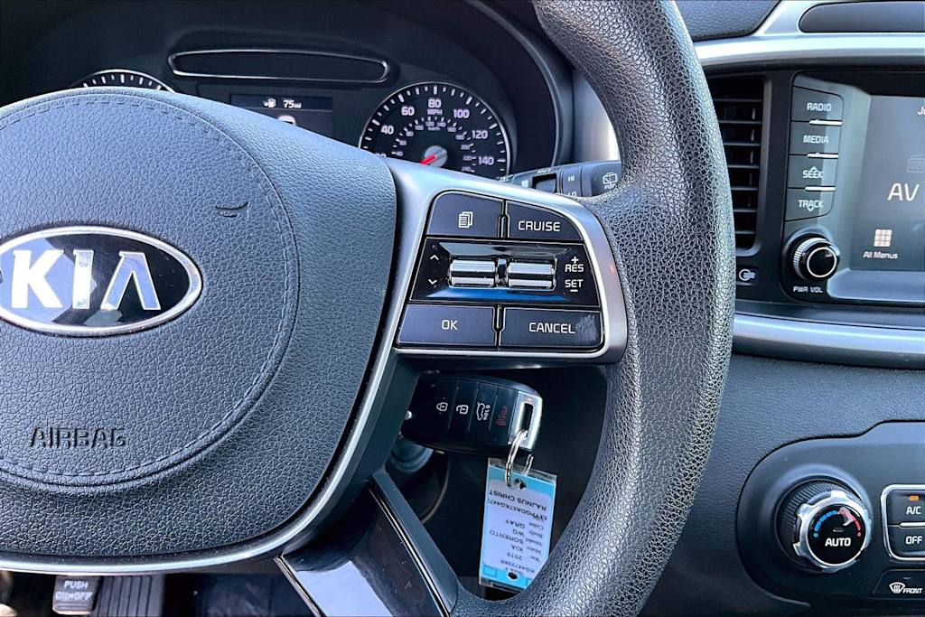 Thumbnail: 2019 Kia Sorento - 25
