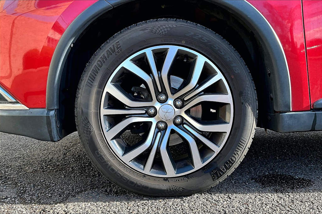 Thumbnail: 2018 Mitsubishi Outlander - 8