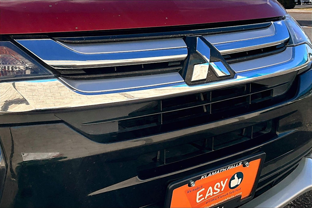 Thumbnail: 2018 Mitsubishi Outlander - 33