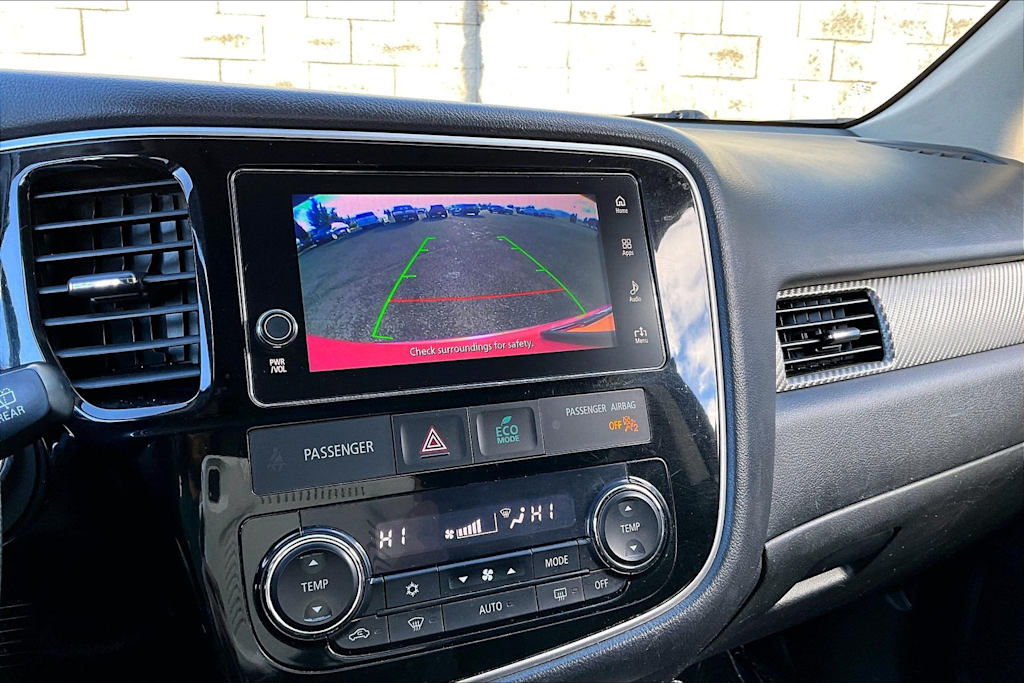 Thumbnail: 2018 Mitsubishi Outlander - 16