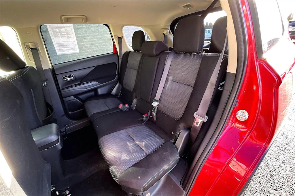 Thumbnail: 2018 Mitsubishi Outlander - 29