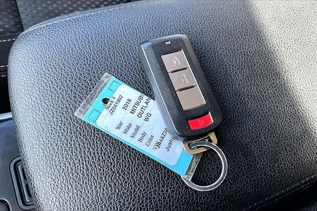 Thumbnail: 2018 Mitsubishi Outlander - 20