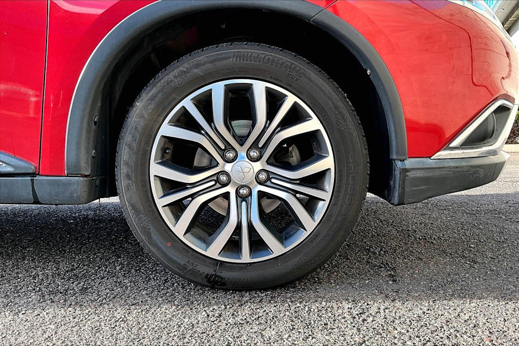 Thumbnail: 2018 Mitsubishi Outlander - 34