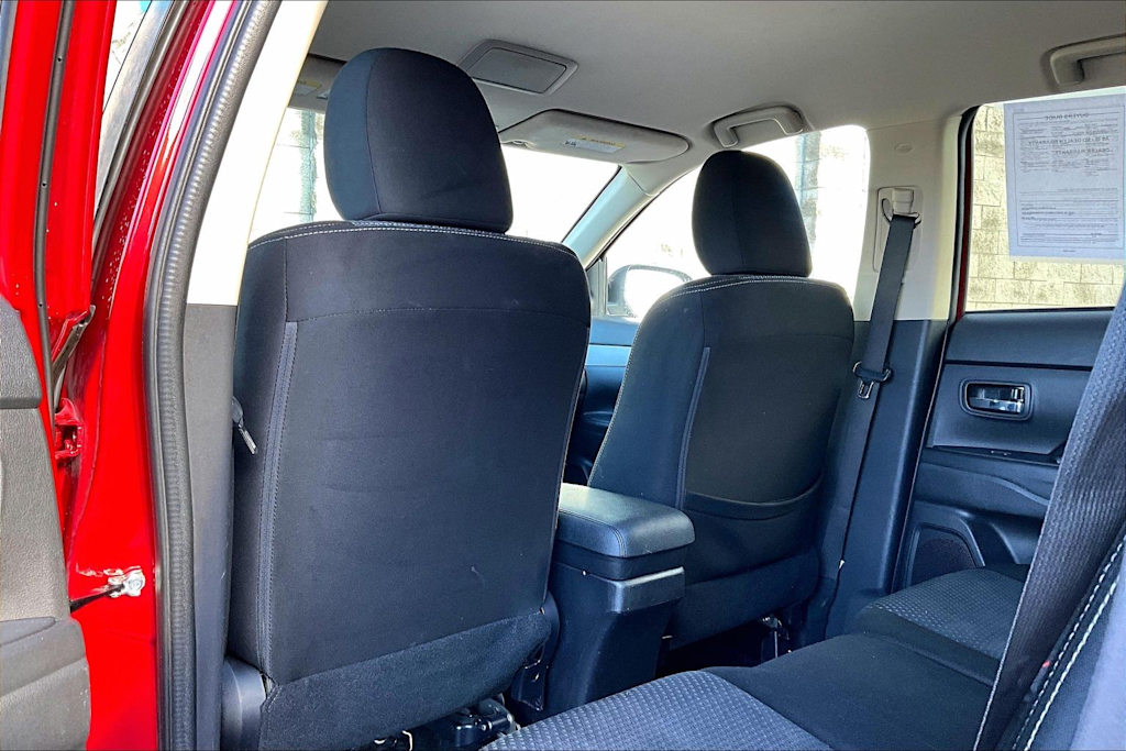 Thumbnail: 2018 Mitsubishi Outlander - 13