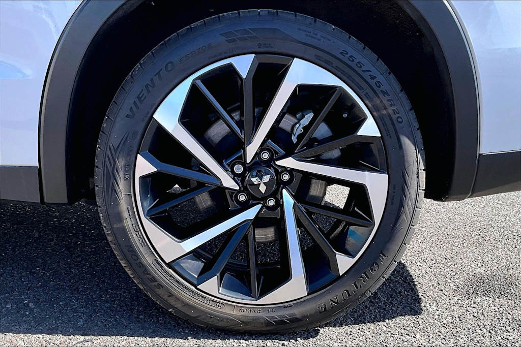 Thumbnail: 2022 Mitsubishi Outlander - 35