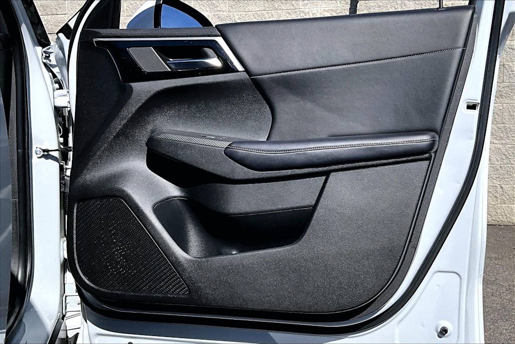 Thumbnail: 2022 Mitsubishi Outlander - 28