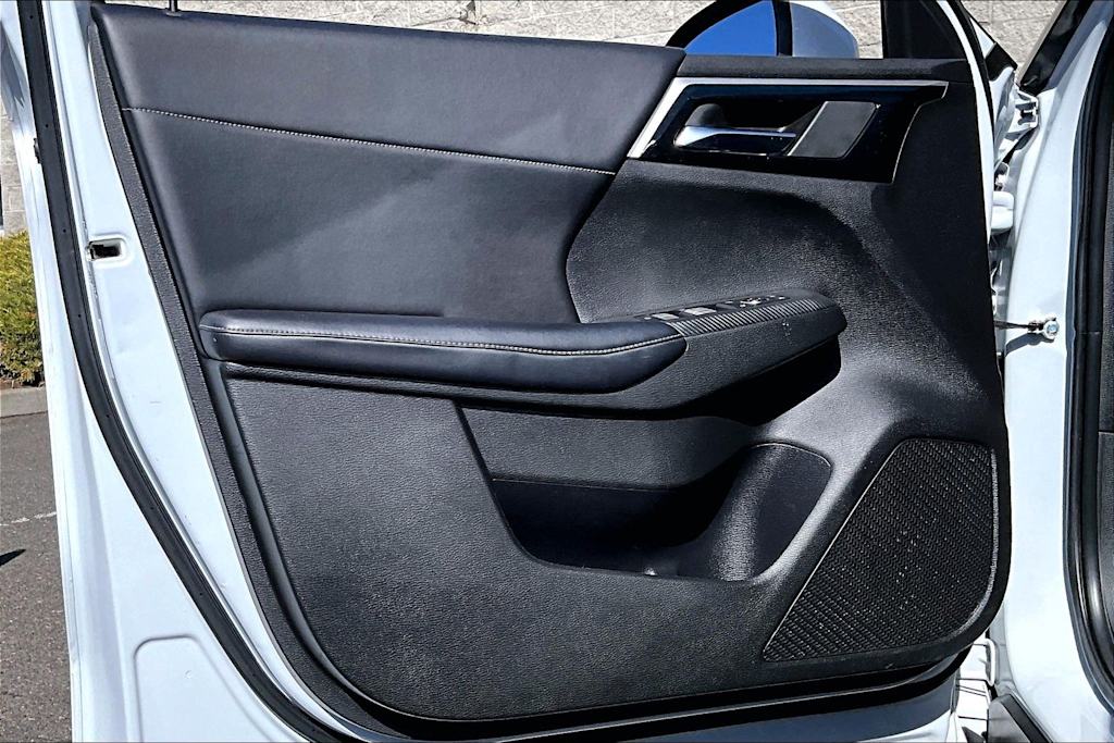 Thumbnail: 2022 Mitsubishi Outlander - 27