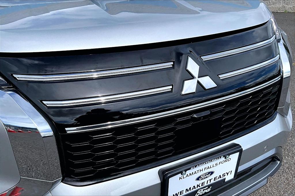 Thumbnail: 2025 Mitsubishi Outlander - 33