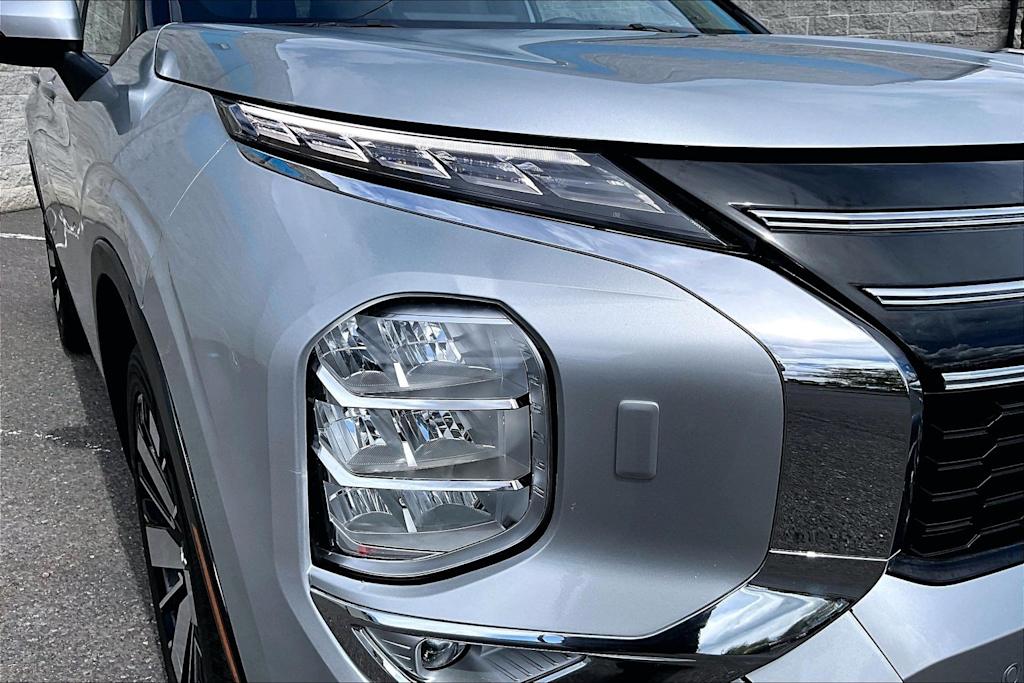 Thumbnail: 2025 Mitsubishi Outlander - 31