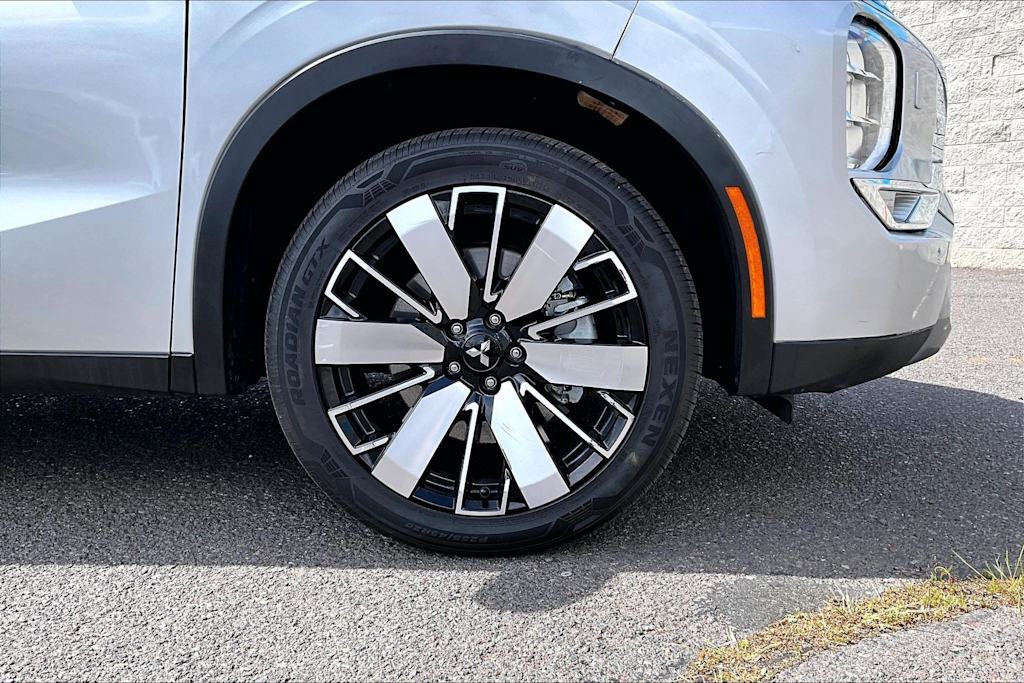 Thumbnail: 2025 Mitsubishi Outlander - 34