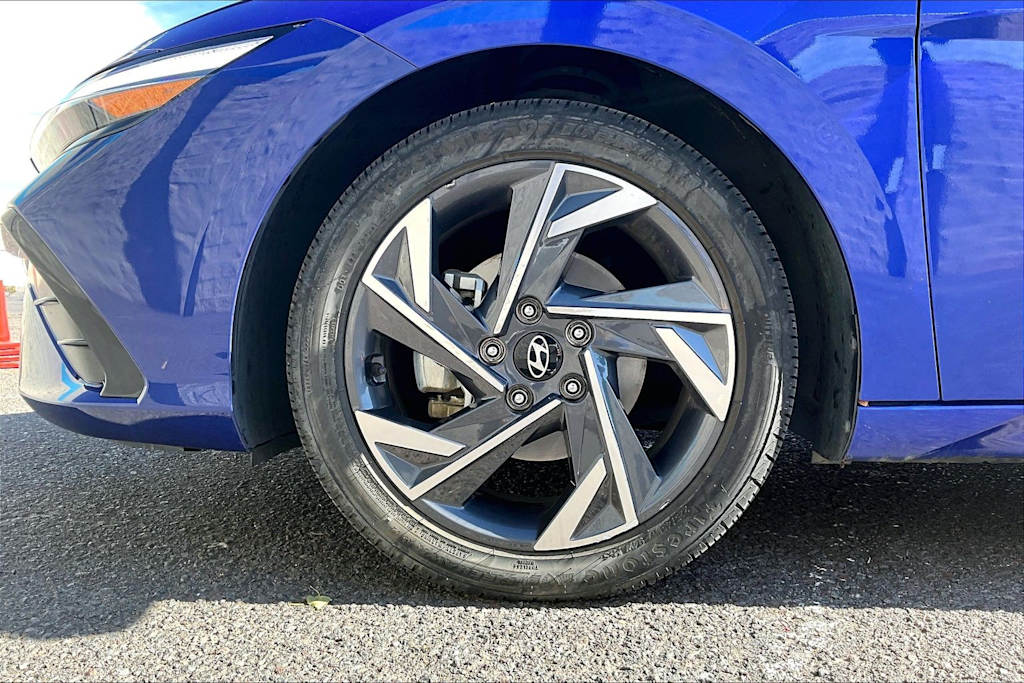 Thumbnail: 2024 Hyundai Elantra - 8
