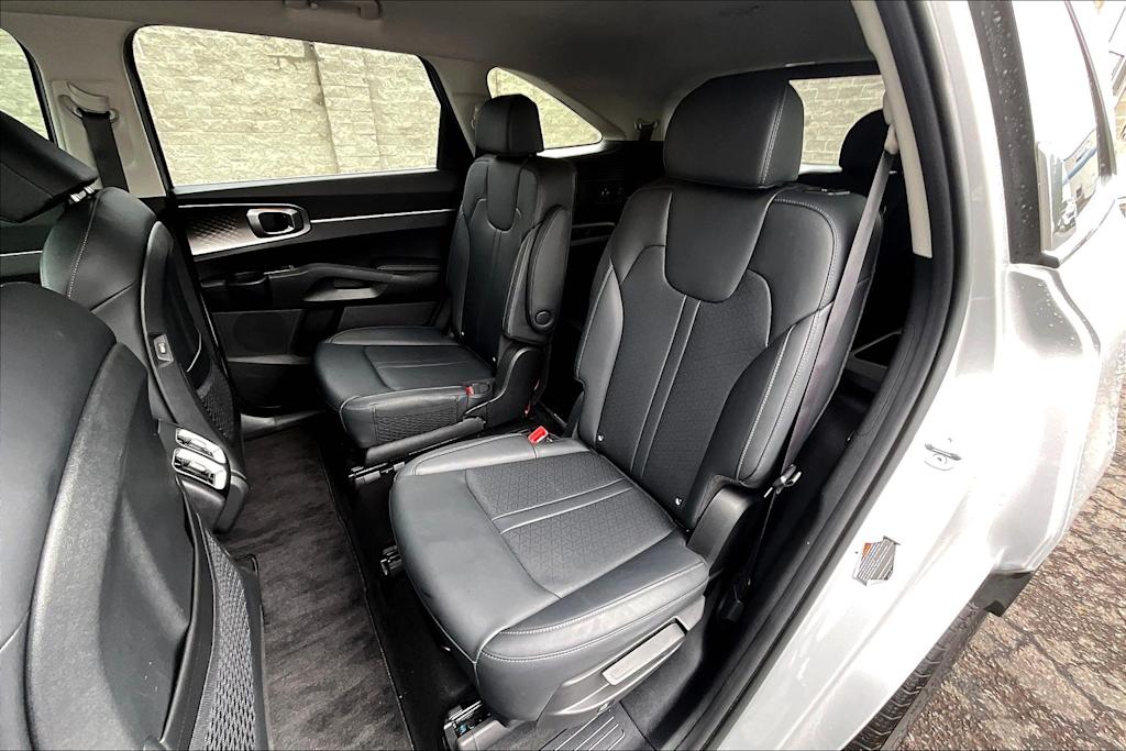 2023 Kia Sorento EX 13