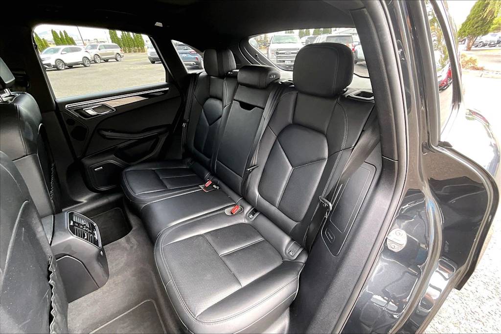 Thumbnail: 2018 Porsche Macan - 29