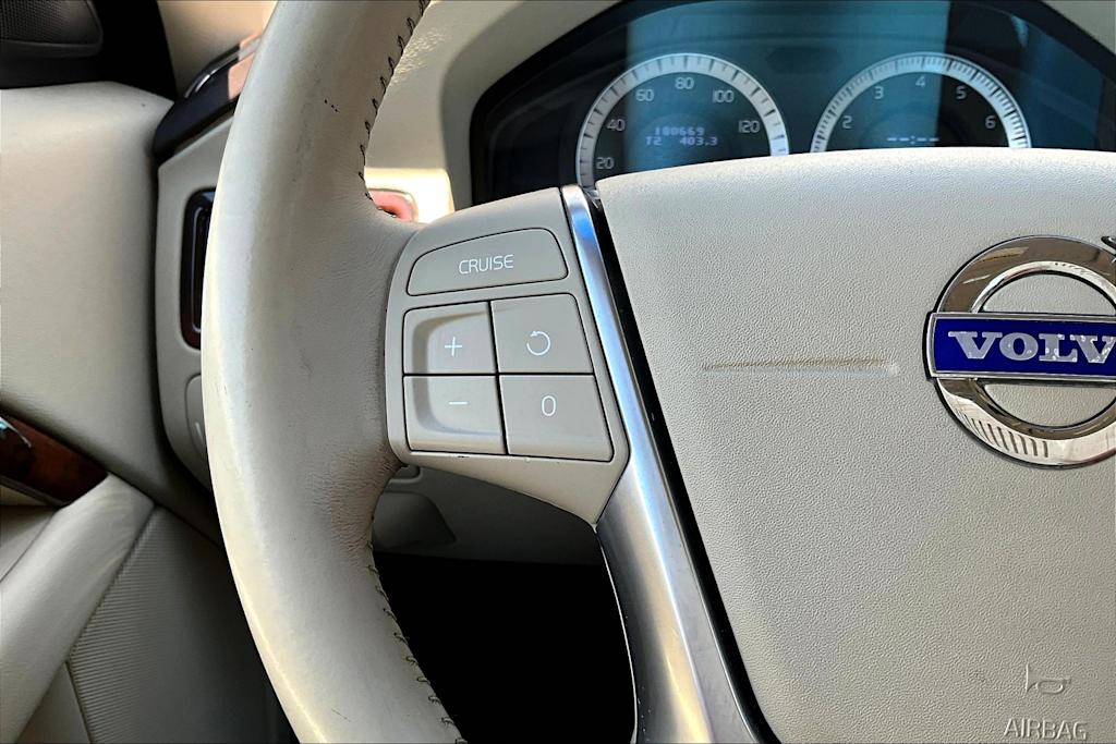Thumbnail: 2011 Volvo XC70 - 24