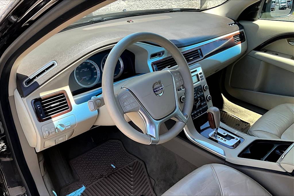 Thumbnail: 2011 Volvo XC70 - 2