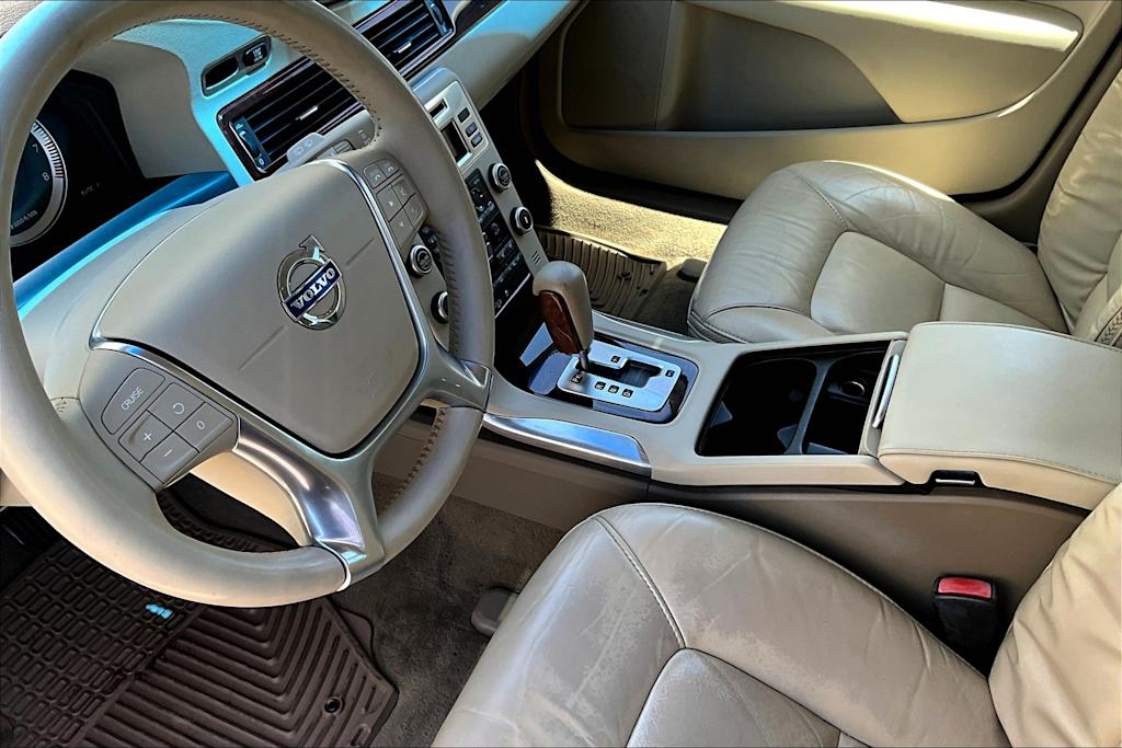 Thumbnail: 2011 Volvo XC70 - 14
