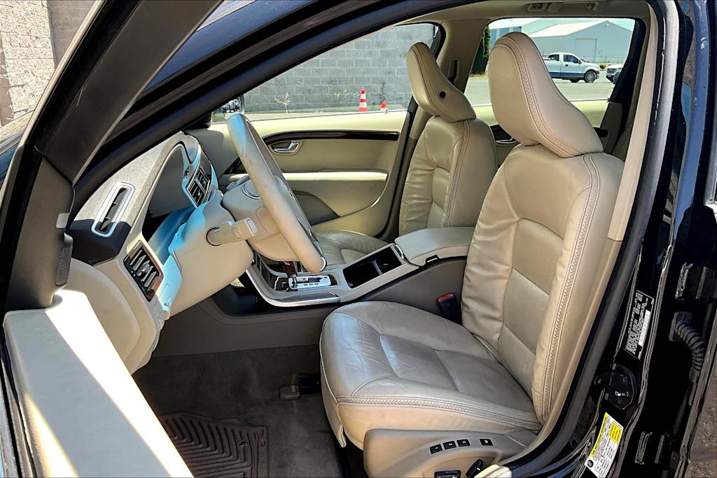 Thumbnail: 2011 Volvo XC70 - 11
