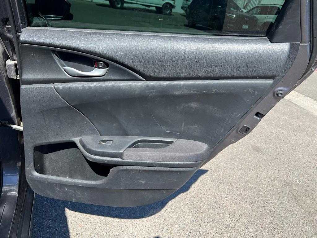 Thumbnail: 2019 Honda Insight - 29