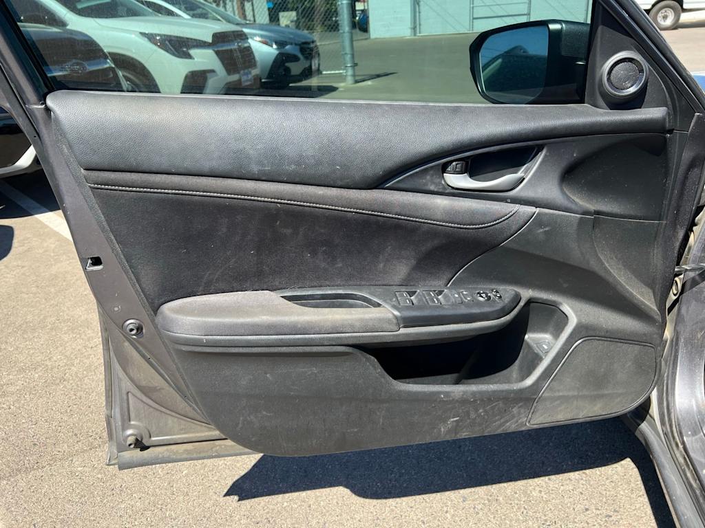 Thumbnail: 2019 Honda Insight - 24
