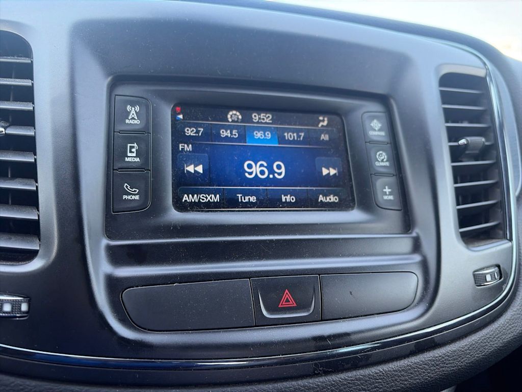 Thumbnail: 2015 Chrysler 200 - 7