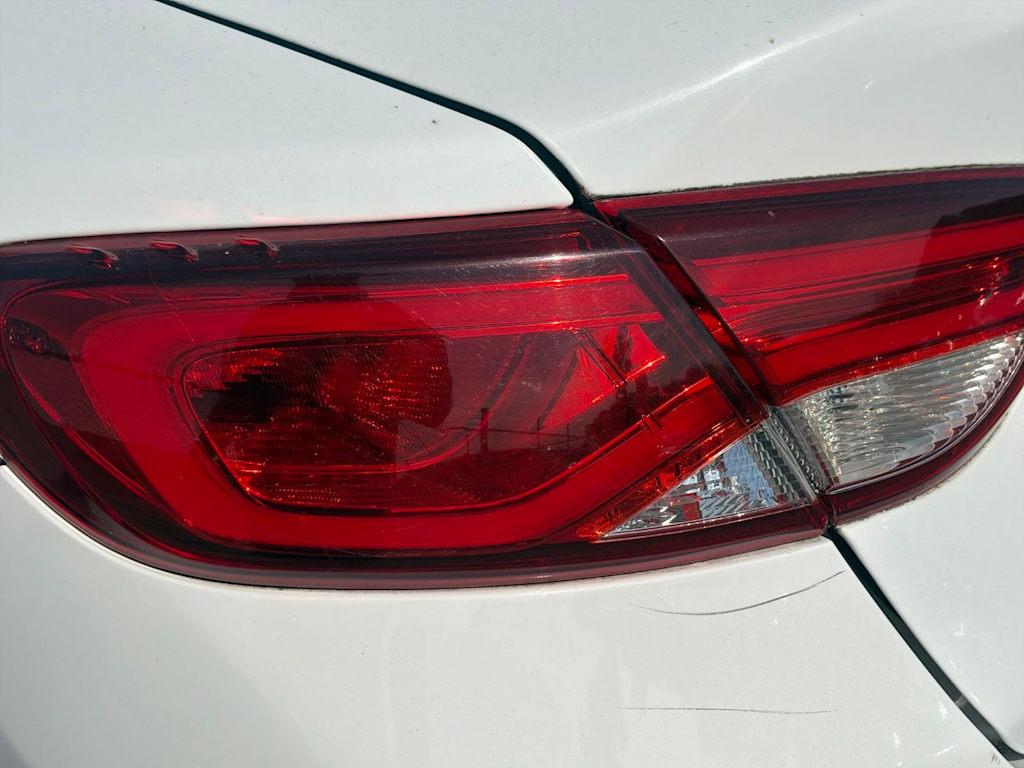 Thumbnail: 2015 Chrysler 200 - 21