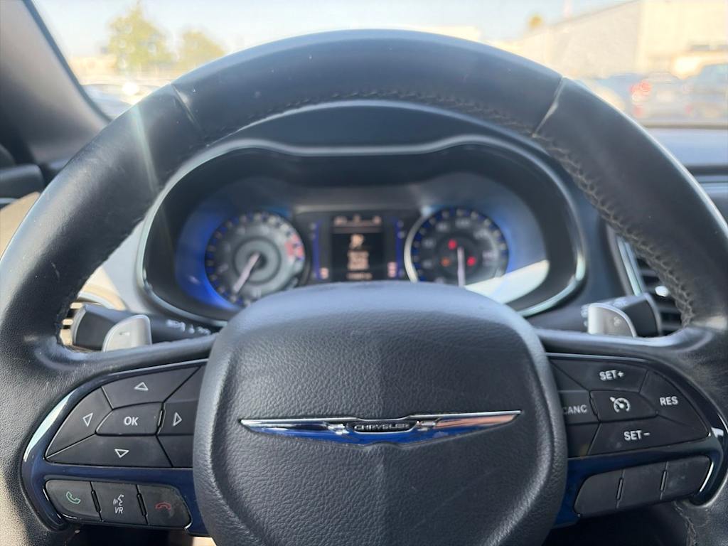 Thumbnail: 2015 Chrysler 200 - 25