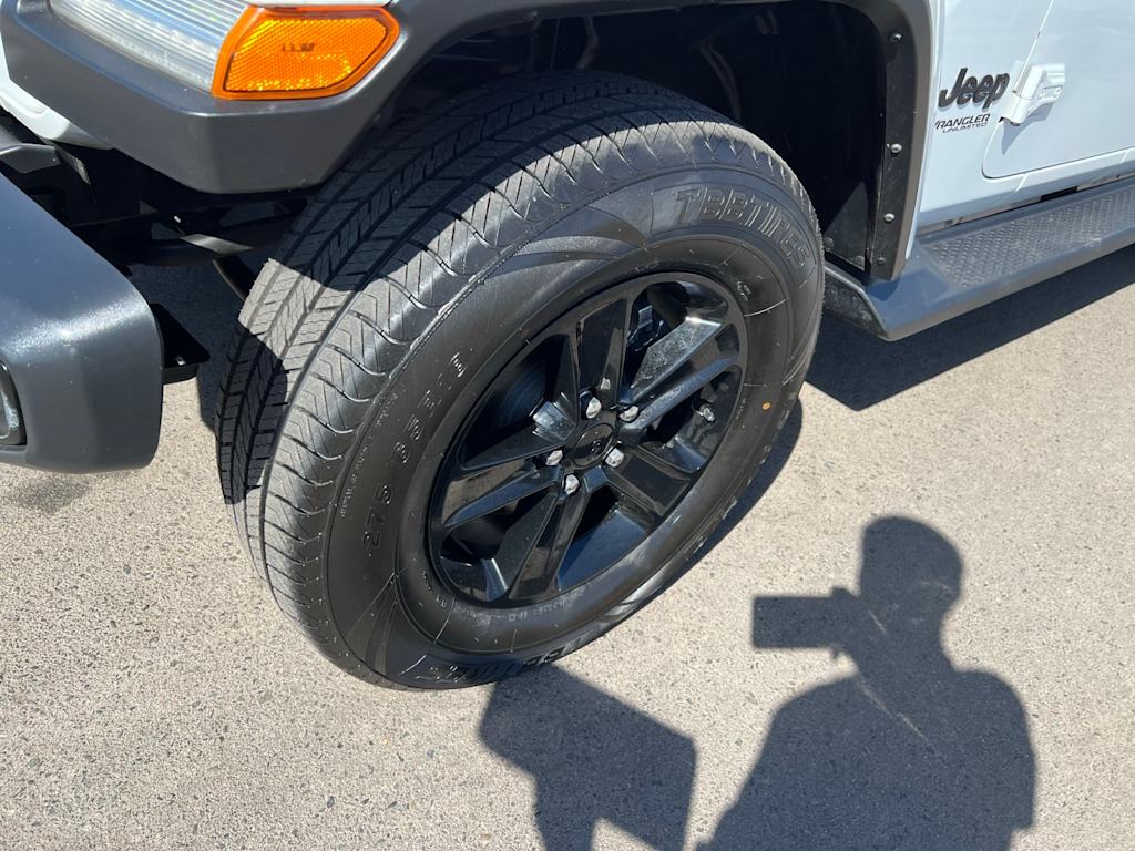 Thumbnail: 2021 Jeep Wrangler - 23