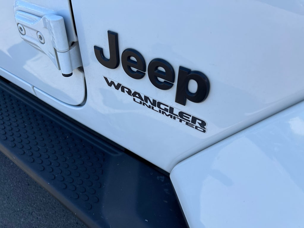 Thumbnail: 2021 Jeep Wrangler - 6