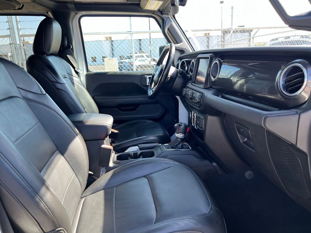 Thumbnail: 2021 Jeep Wrangler - 32