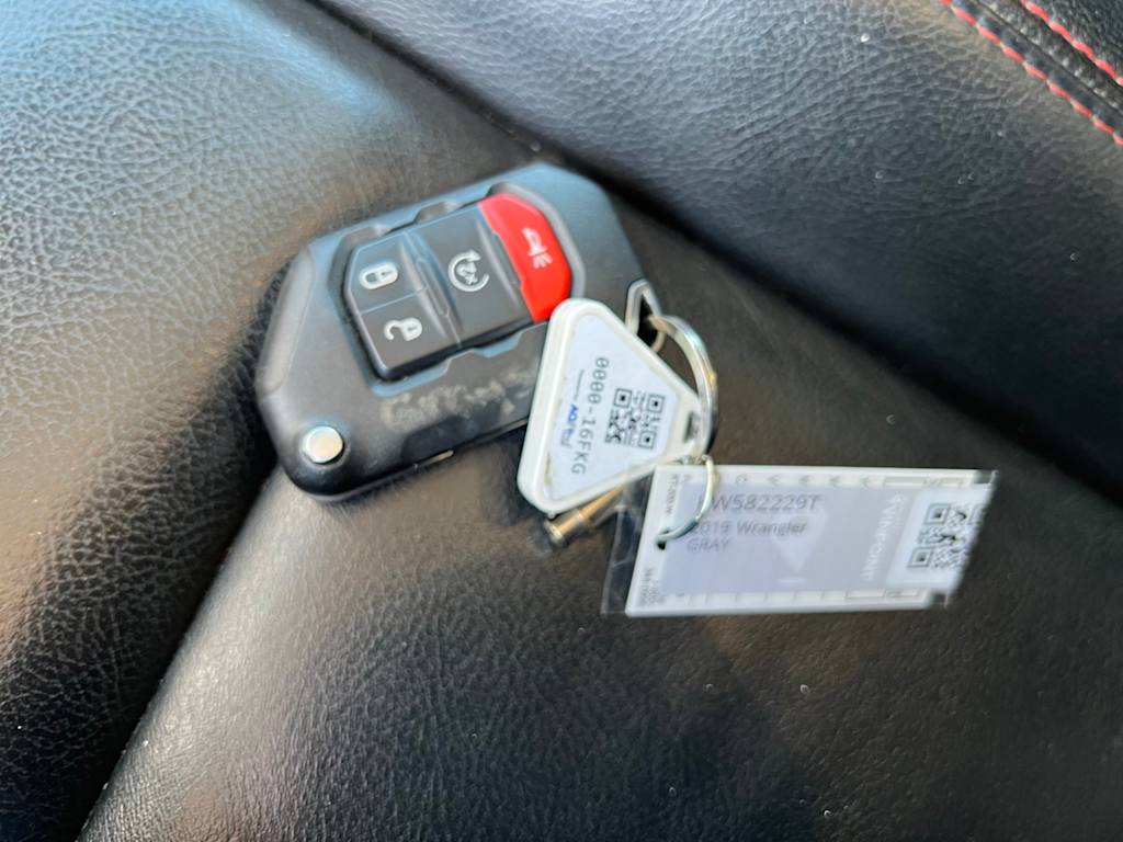 Thumbnail: 2019 Jeep Wrangler - 19