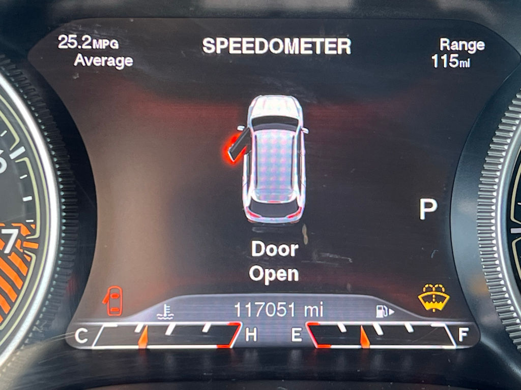 Thumbnail: 2015 Jeep Cherokee - 38