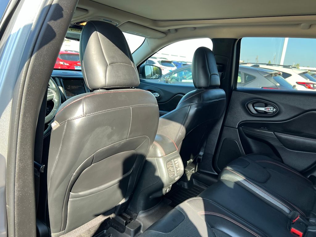 Thumbnail: 2015 Jeep Cherokee - 12