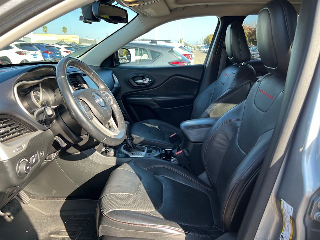 Thumbnail: 2015 Jeep Cherokee - 10