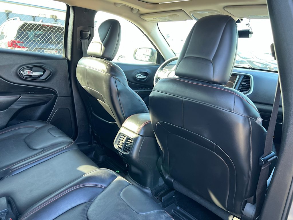 Thumbnail: 2015 Jeep Cherokee - 30