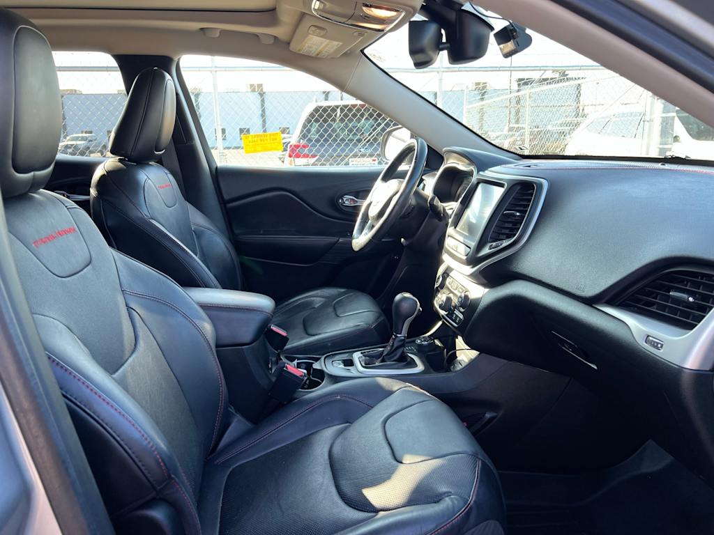 Thumbnail: 2015 Jeep Cherokee - 11