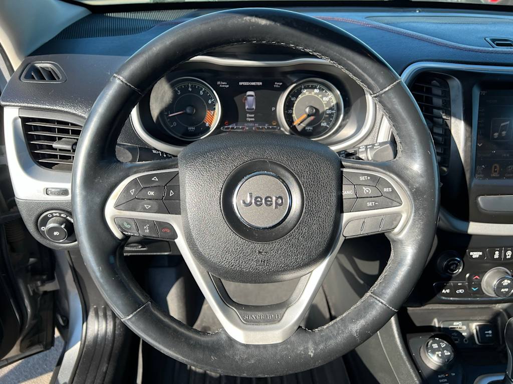 Thumbnail: 2015 Jeep Cherokee - 13