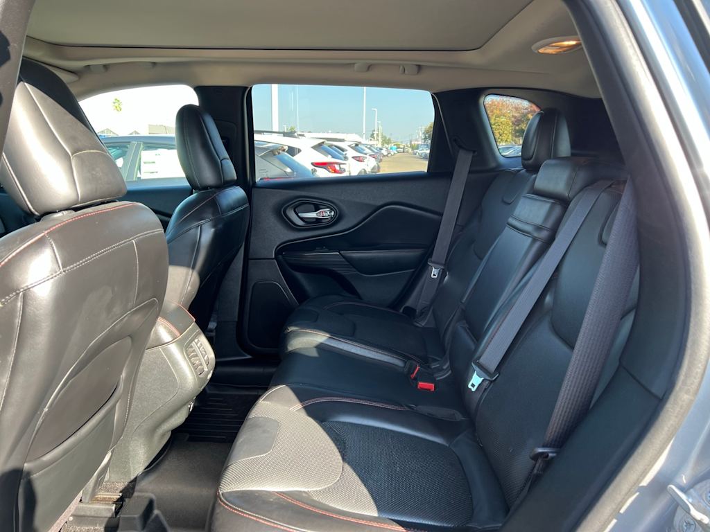 Thumbnail: 2015 Jeep Cherokee - 27