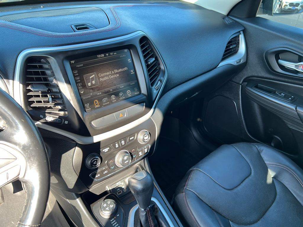 Thumbnail: 2015 Jeep Cherokee - 14