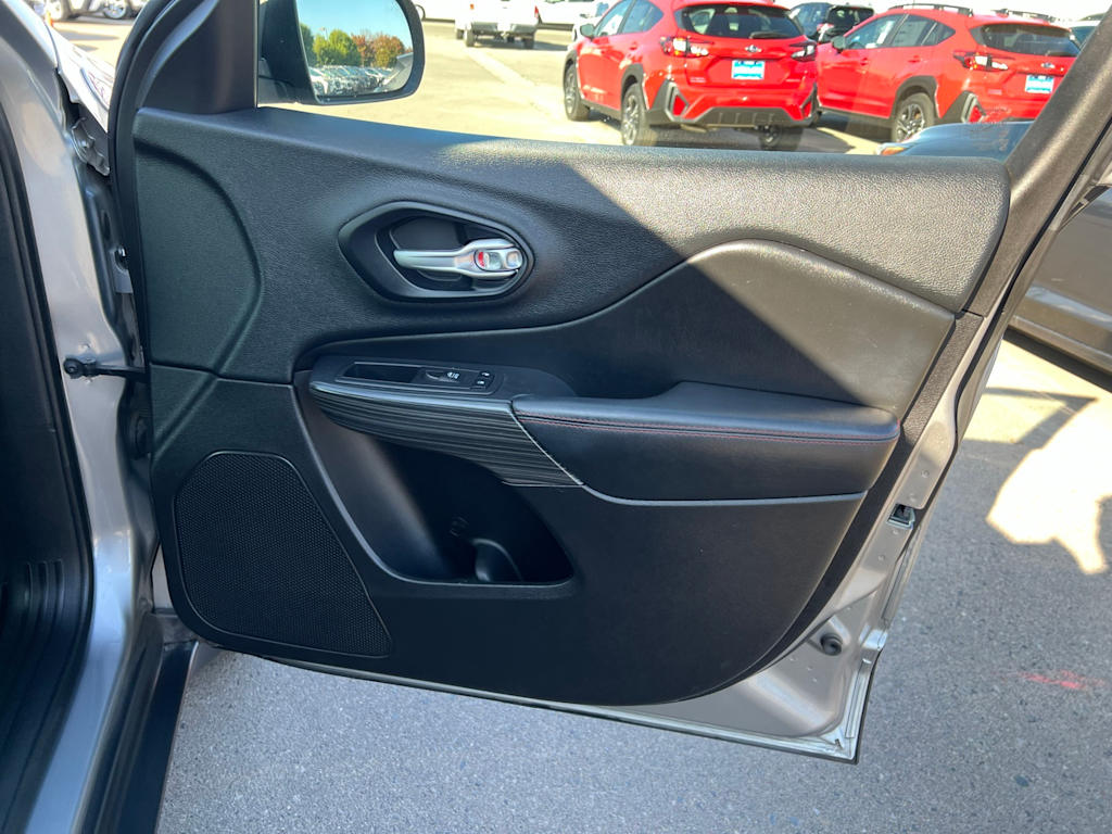 Thumbnail: 2015 Jeep Cherokee - 34