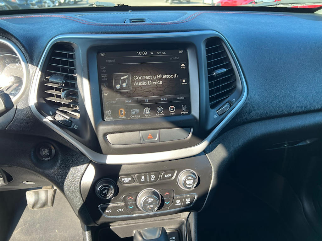 Thumbnail: 2015 Jeep Cherokee - 15