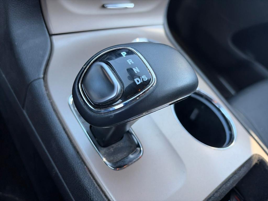 Thumbnail: 2015 Jeep Grand Cherokee - 10