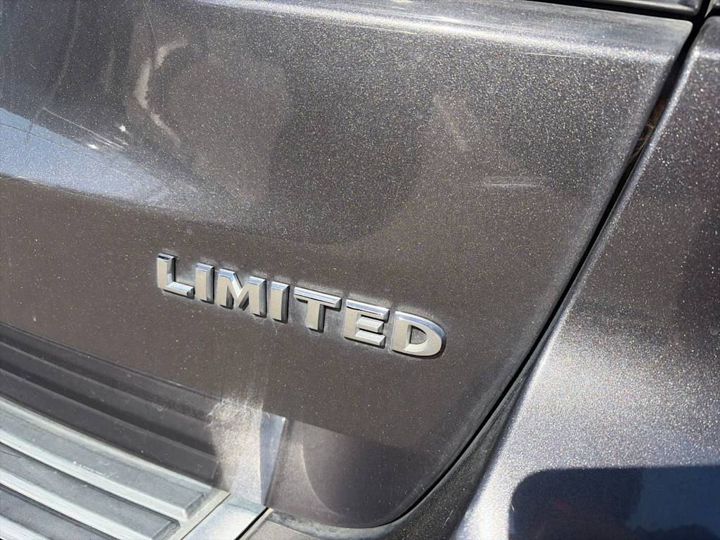 Thumbnail: 2015 Jeep Grand Cherokee - 21