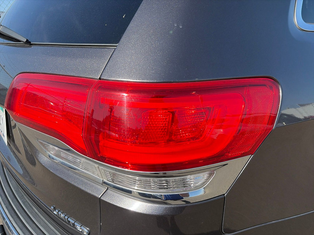 Thumbnail: 2015 Jeep Grand Cherokee - 20